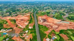 “这种‘枢纽对枢纽’的结构